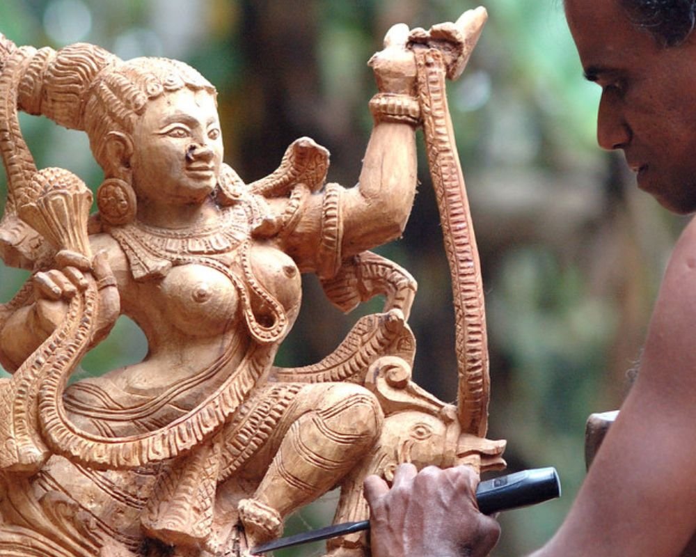 stone-and-wood carving-statues-handicrafts-of-sri-lanka